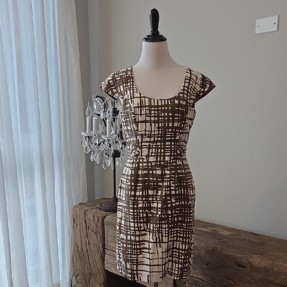 Trina Turk Brown and White Flutter Sleeve Sheath Dress